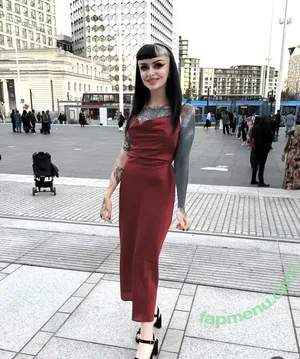 Livingdeadgxrl / livingdeadgirlofficial nude photo #0003