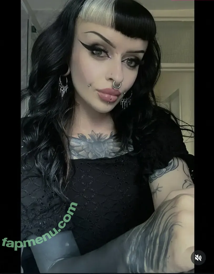 Livingdeadgxrl nude photo #0004 (livingdeadgirlofficial)