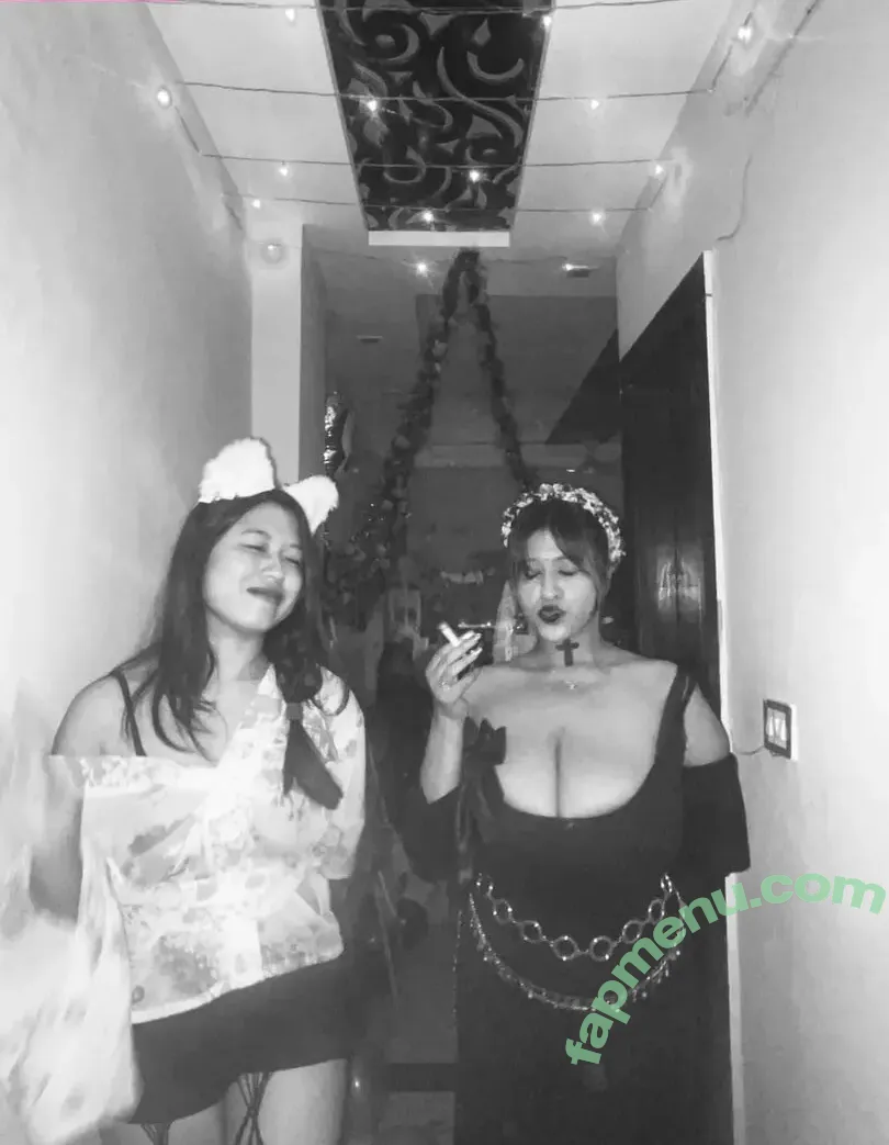 livingraves nude photo #0025 (iwant2kmsthatsall)