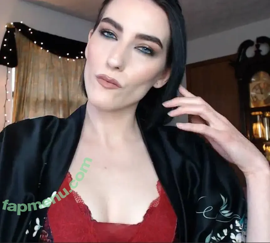 LivRoyale nude photo #0004 (liv_royale)