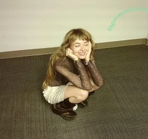 Livvy Bennett / Mamalarky nude photo #0008