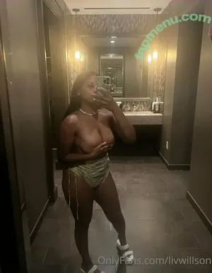 livwillson / Fiji Water nude photo #0014