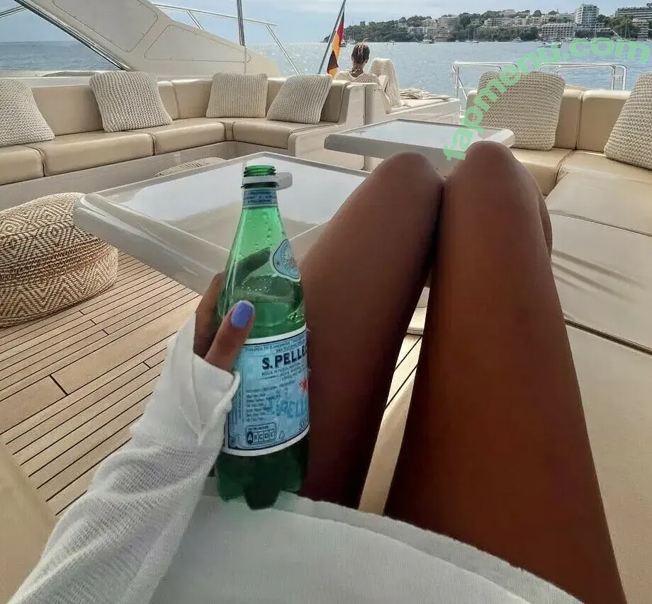 Liya Joelle nude photo #0185 (liyajoelle)