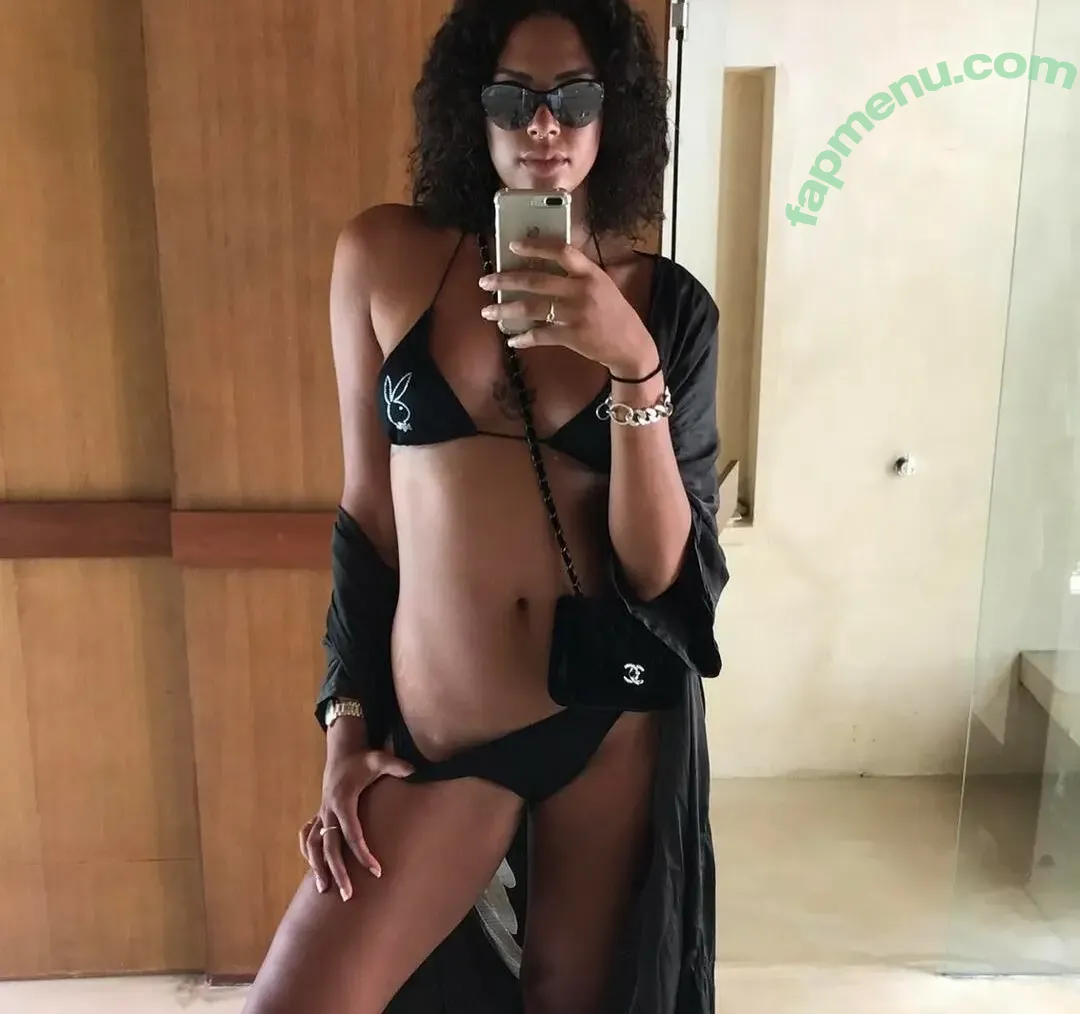 Liz Cambage nude photo #0063 (ecambage / liz_cambage)