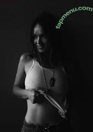 Liz Huett / lizhuett nude photo #0003