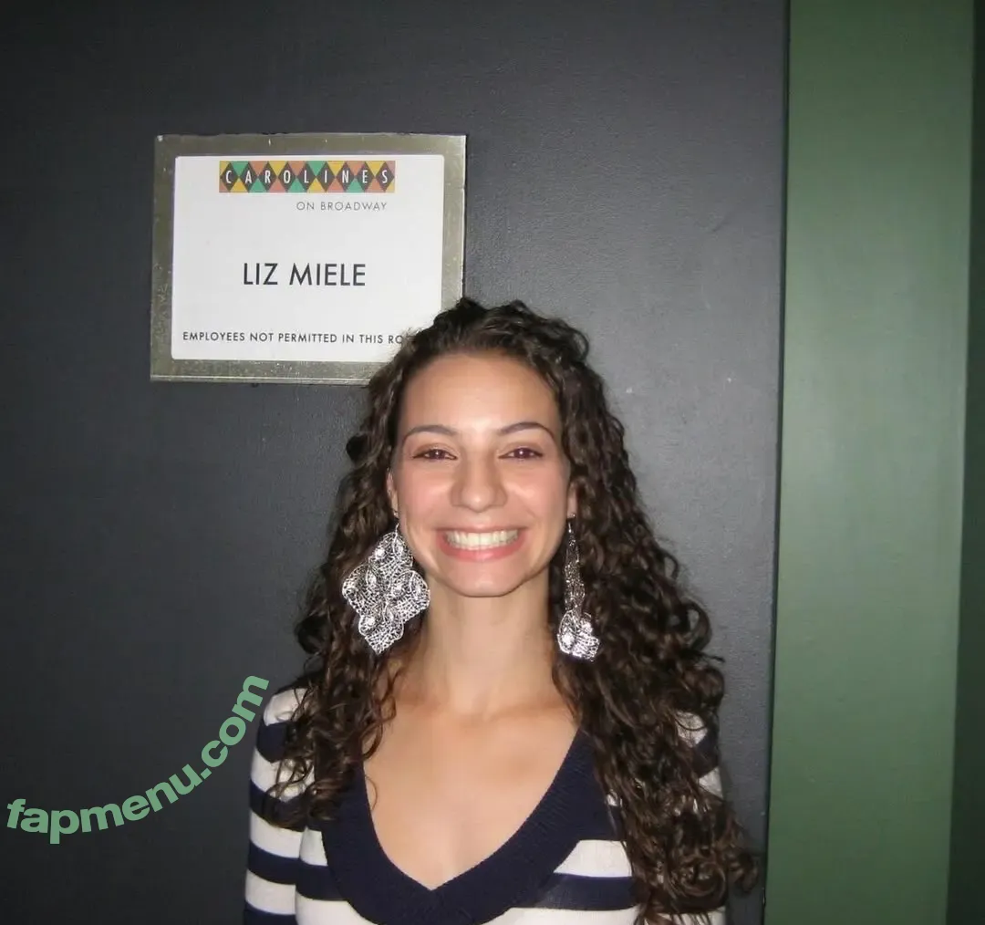Liz Miele nude photo #0009 (Comedian / lizmiele)