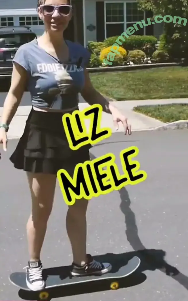 Liz Miele nude photo #0022 (Comedian / lizmiele)