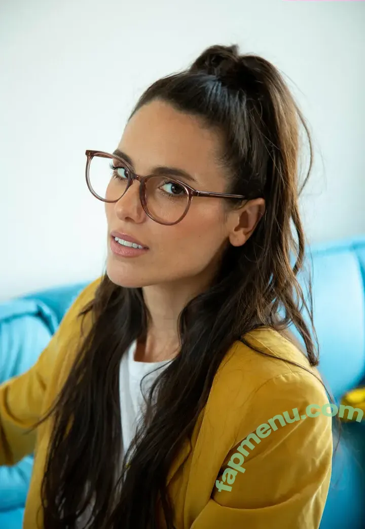 Liz Plank nude photo #0019 (feministabulous)