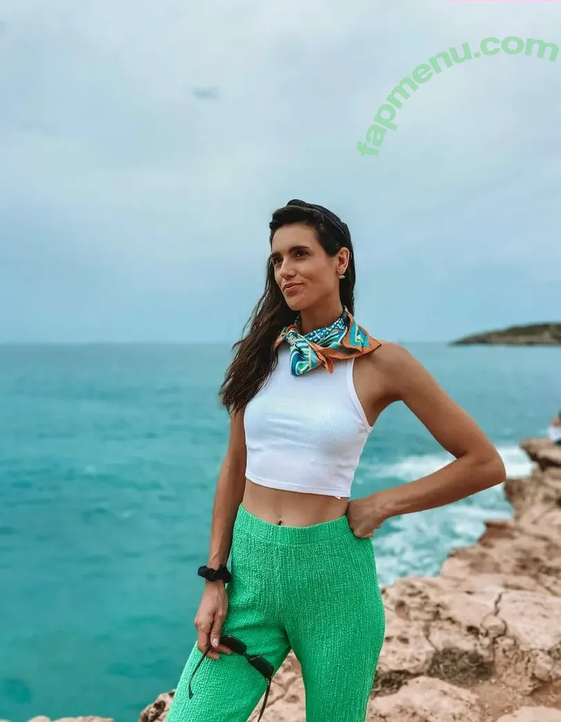 Liz Plank nude photo #0020 (feministabulous)