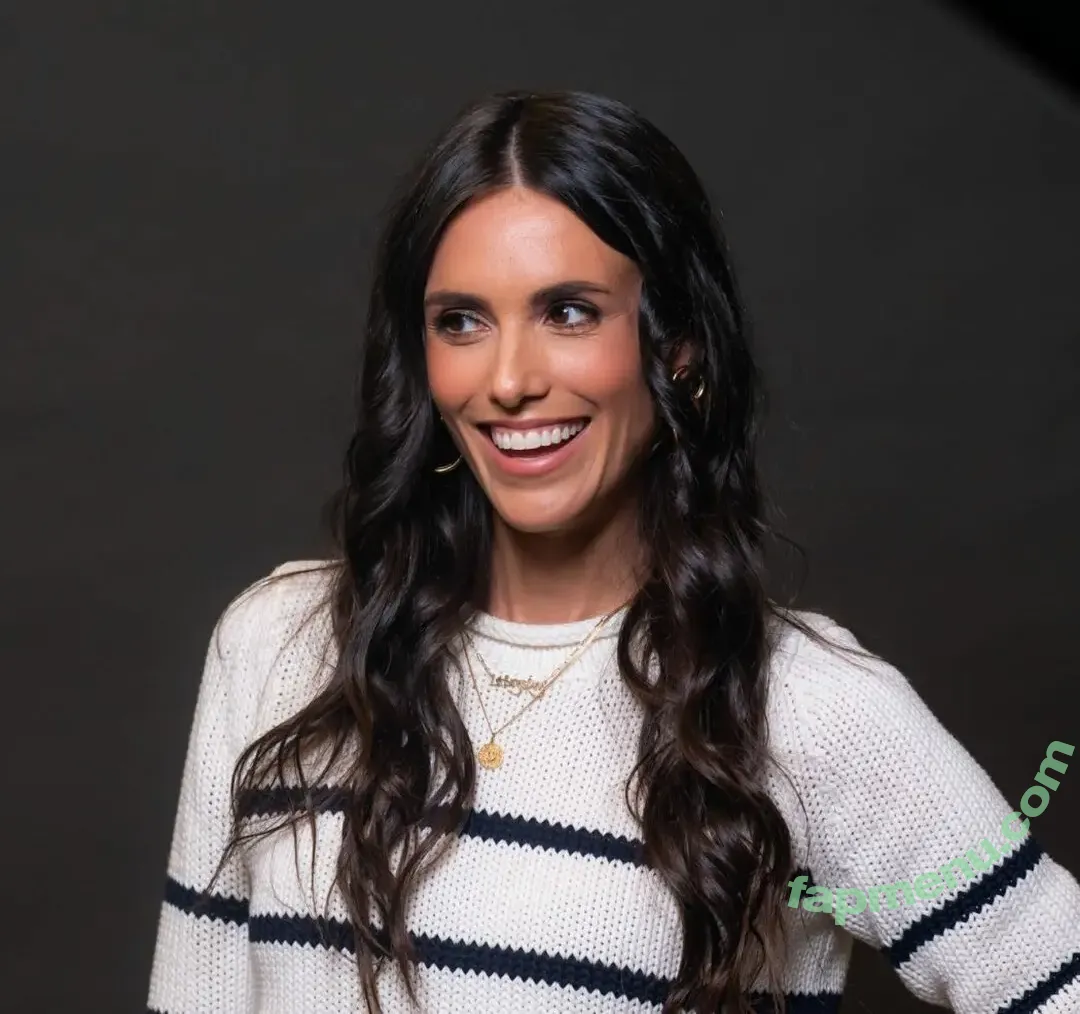 Liz Plank nude photo #0025 (feministabulous)