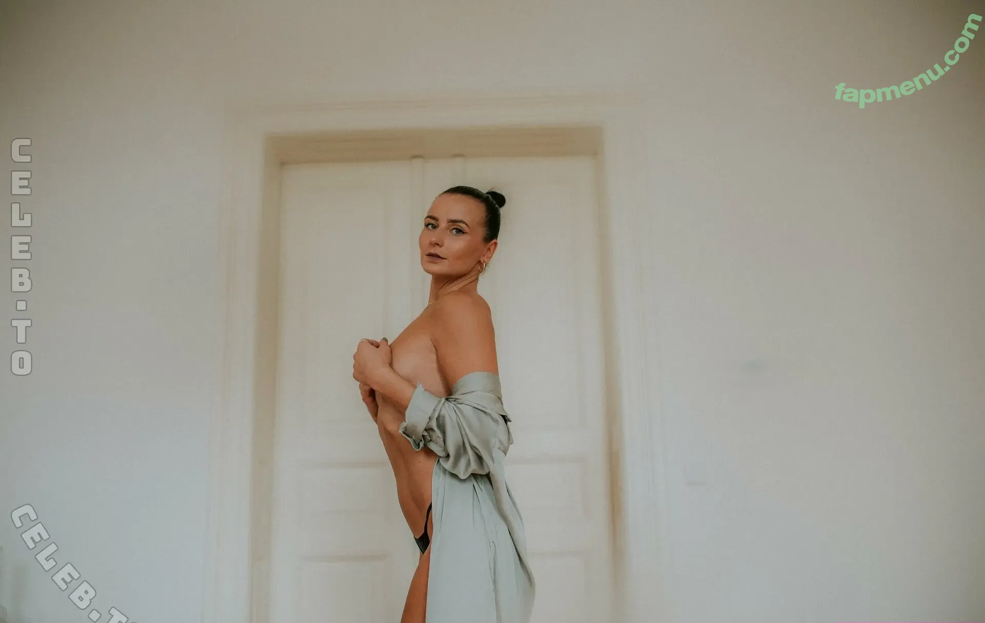 Liz Snowfoot nude photo #0030 (liz_snowfoot)