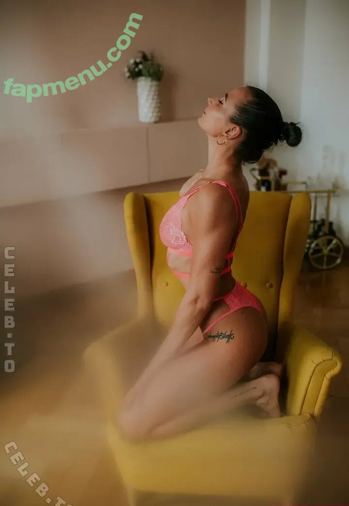 Liz Snowfoot nude photo #0045 (liz_snowfoot)