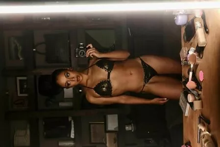 Liza Koshy / lizakoshy nude photo #0113