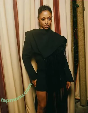 Liza Koshy / lizakoshy nude photo #0284