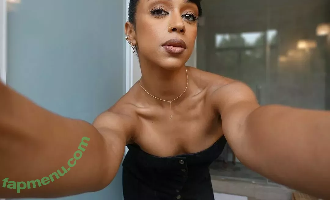 Liza Koshy nude photo #0101 (lizakoshy)