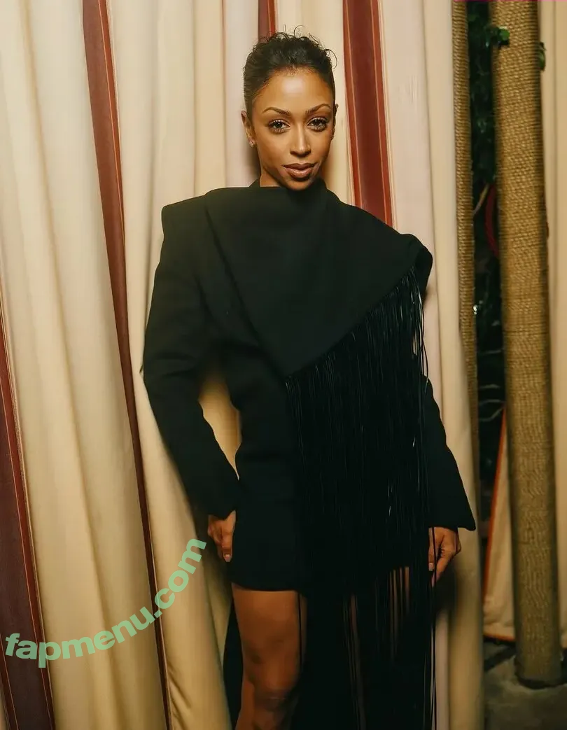 Liza Koshy nude photo #0284 (lizakoshy)