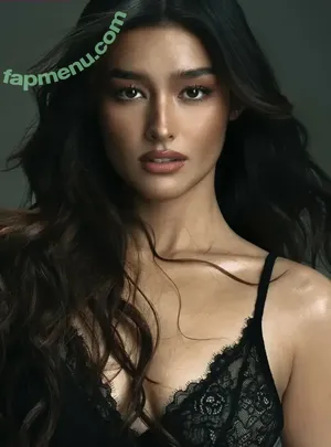 Liza Soberano / lizasoberano nude photo #0071