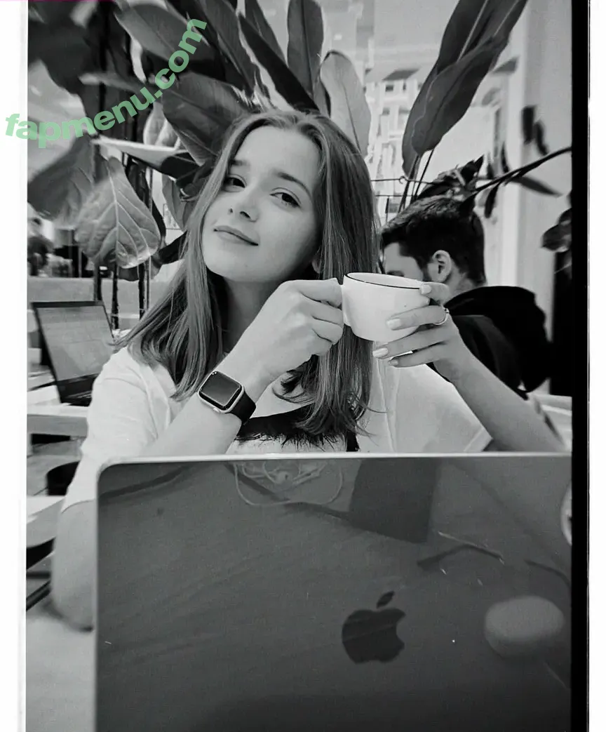 Liza Voroncova nude photo #0001 (LisaVoroncova / li.voroncova)