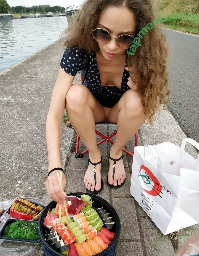 lizanne_l nude photo #0001 (llizanne)