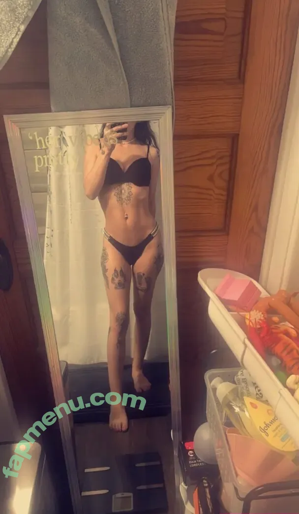 lizardraja nude photo #0002 (lizardemoji)