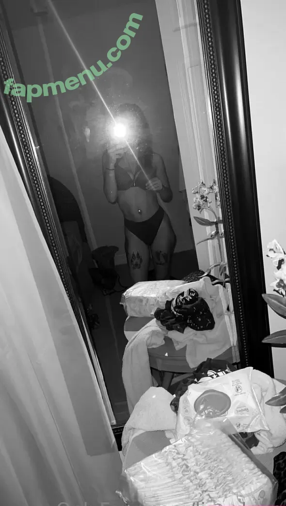 lizardraja nude photo #0040 (lizardemoji)