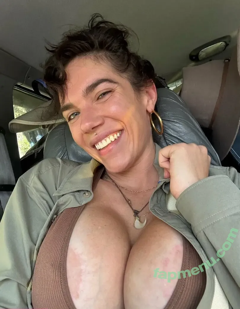 Lizbeth Eden nude photo #0421 (LizbethEden)