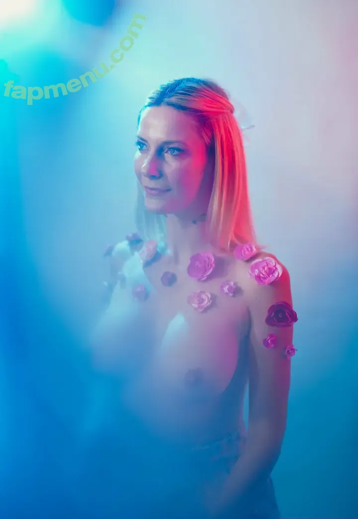 lizfireflypremium nude photo #0002 (lizfireflypremium)