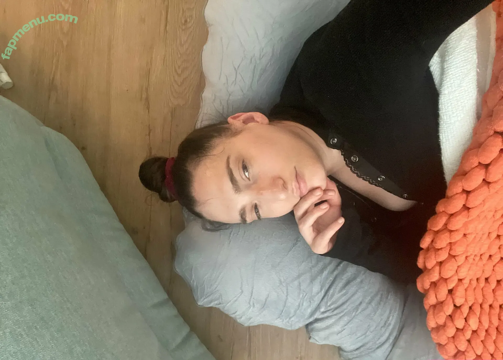 lizharveynsfw nude photo #0040 (lizharvey__)