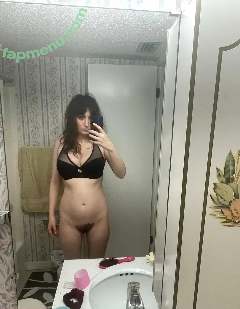 lizharveynsfw nude photo #0041 (lizharvey__)