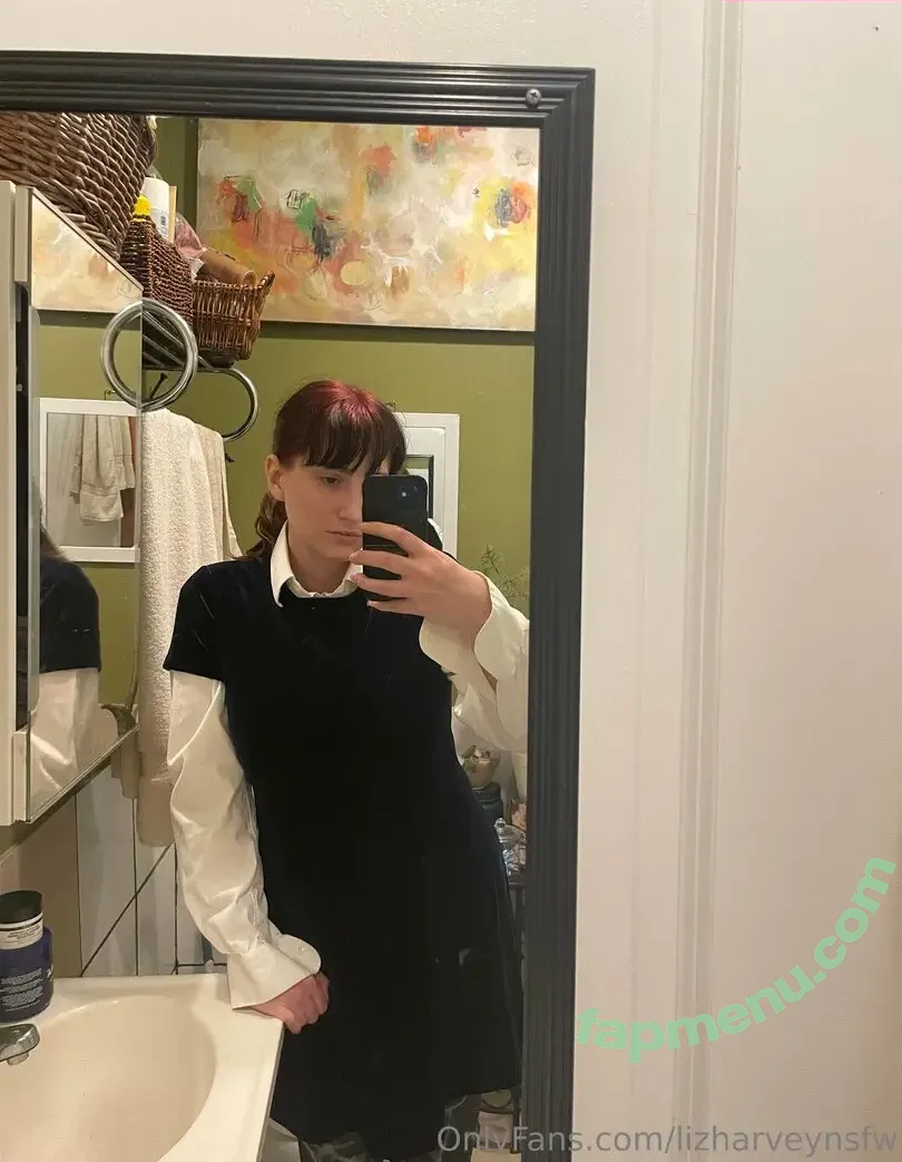 lizharveynsfw nude photo #0059 (lizharvey__)