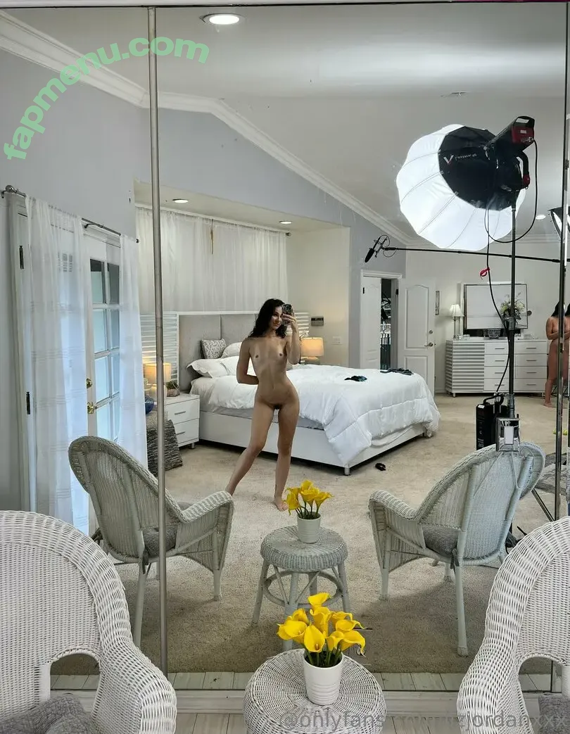 lizjordanxxx nude photo #0124 (lizjordanxxx)
