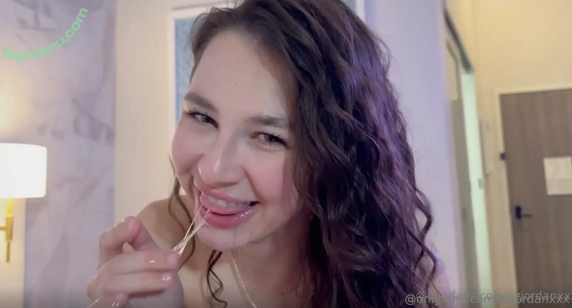 lizjordanxxx nude photo #0156 (lizjordanxxx)