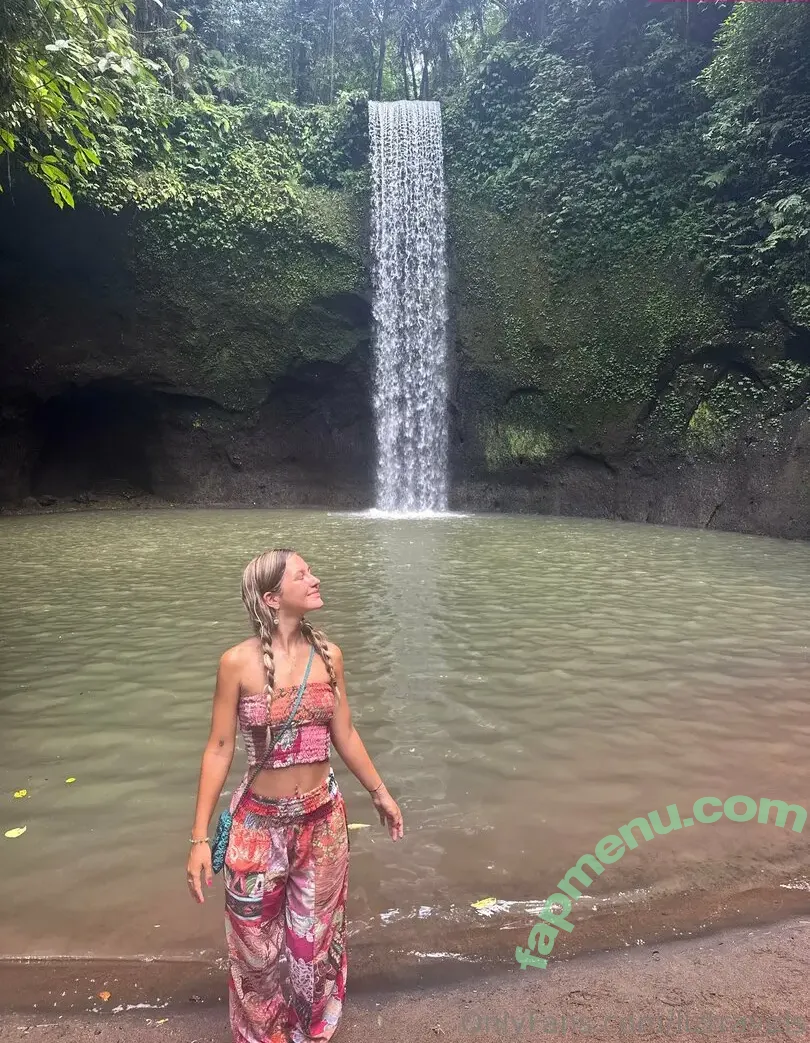 Liztravels nude photo #0061 (Liztravels)
