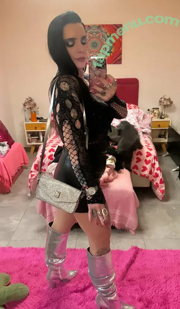 lizvenus nude photo #0010 (lizvenus_)