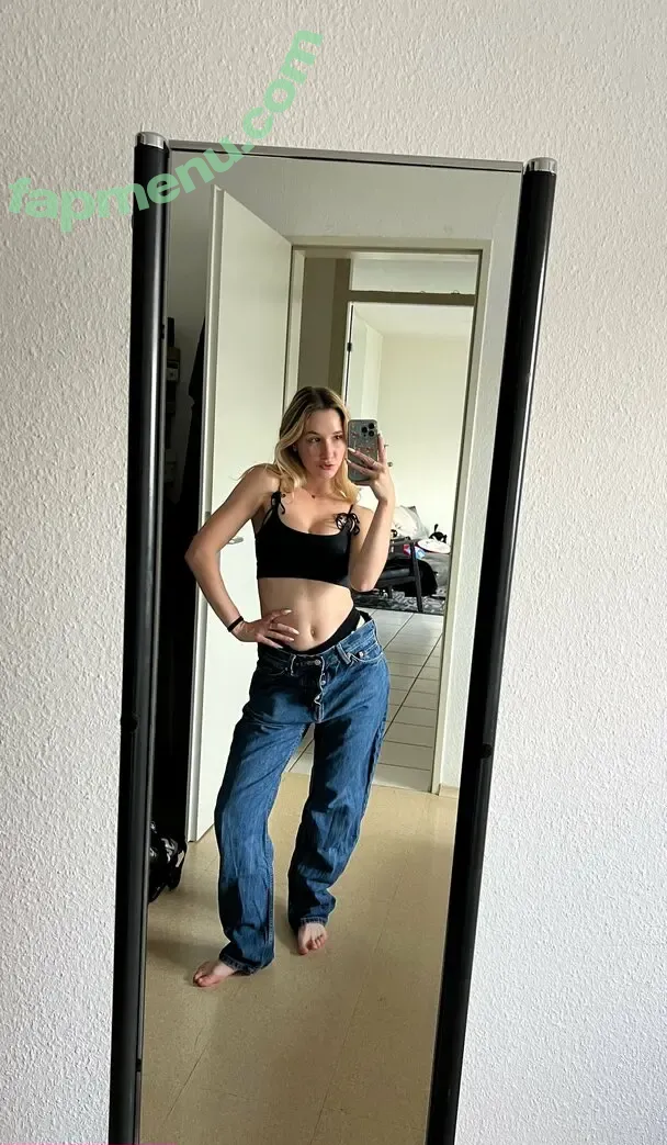 lizzi.liss nude photo #0021 (lizzy_liss__)