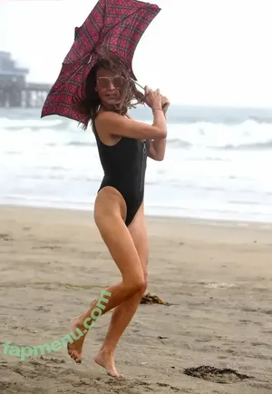 Lizzie Cundy / lizziecundy nude photo #0082