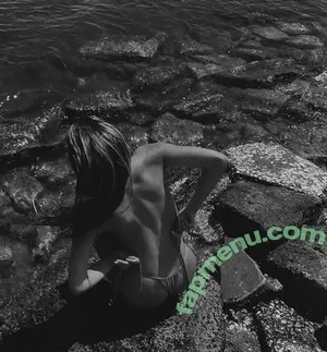 Lizzie Gunderson / lizzievstheworld nude photo #0013