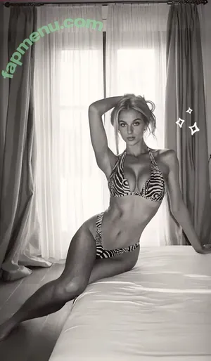 Lizzie Gunderson / lizzievstheworld nude photo #0026