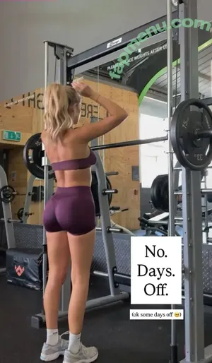 Lizzie Gunderson / lizzievstheworld nude photo #0031