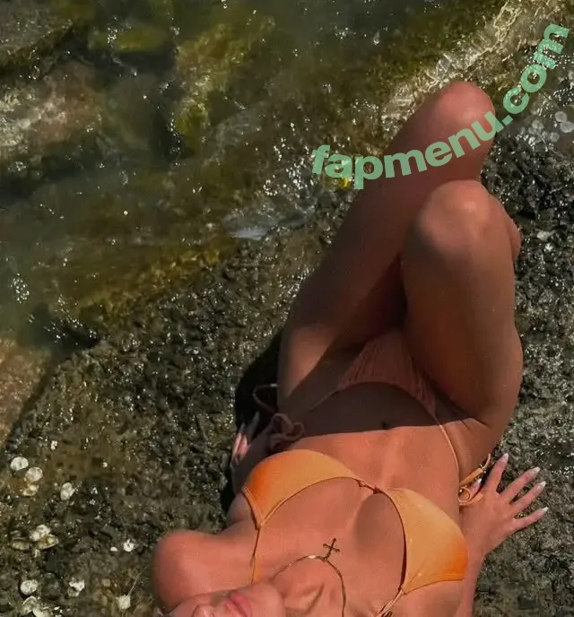 Lizzie Gunderson nude photo #0014 (lizzievstheworld)