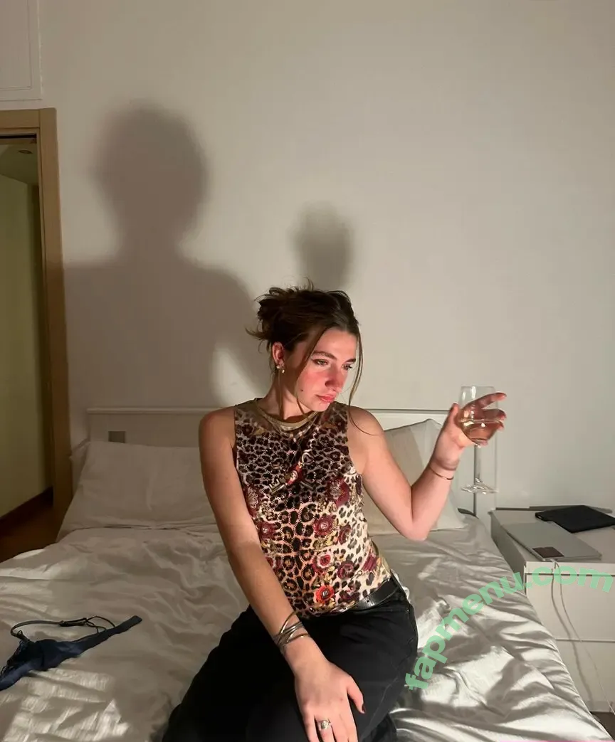 Lizzie Sennott nude photo #0009 (elizabethsaint / lizziesennott)