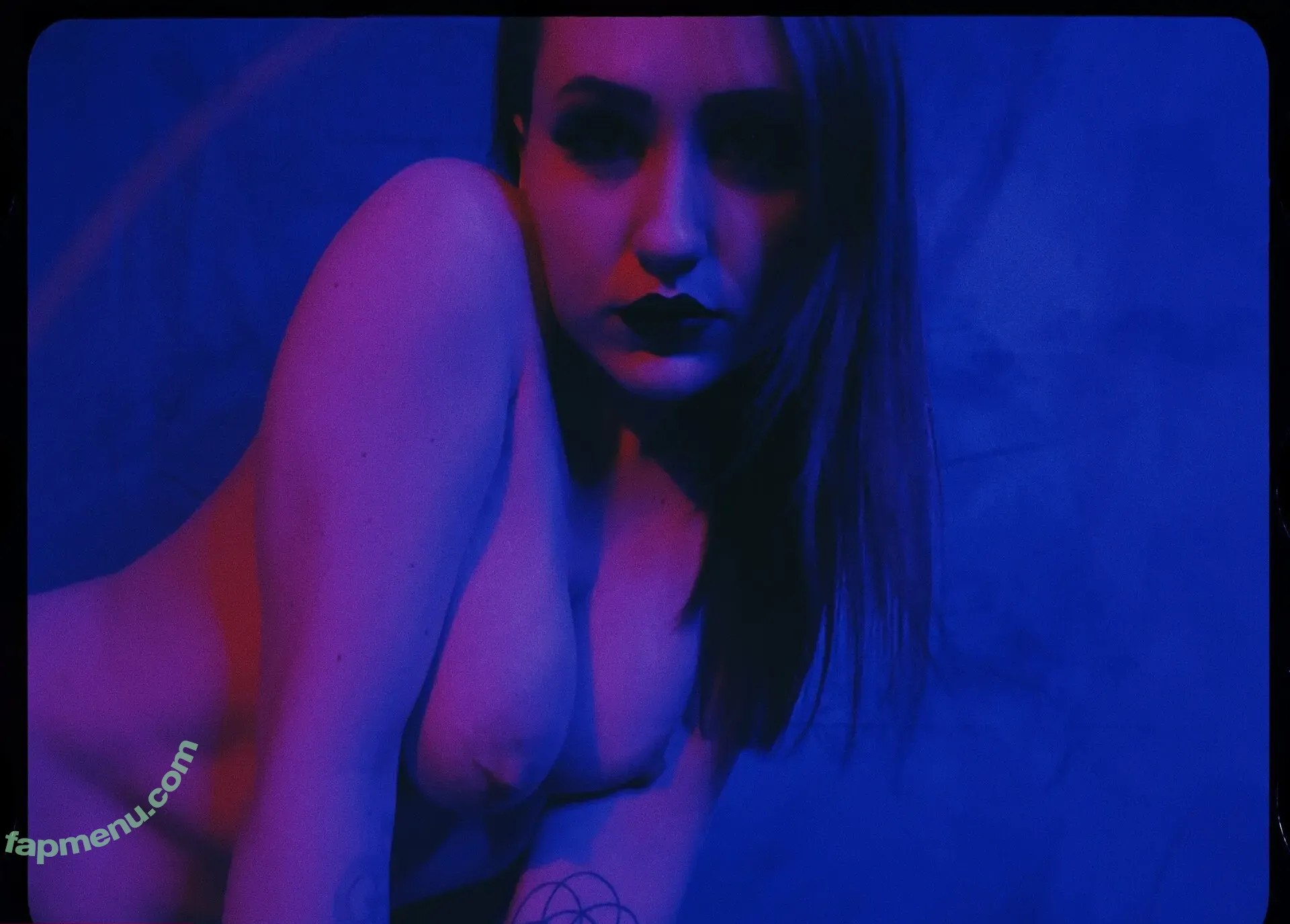 lizzielovevip nude photo #0003 (itslizzielovexo)