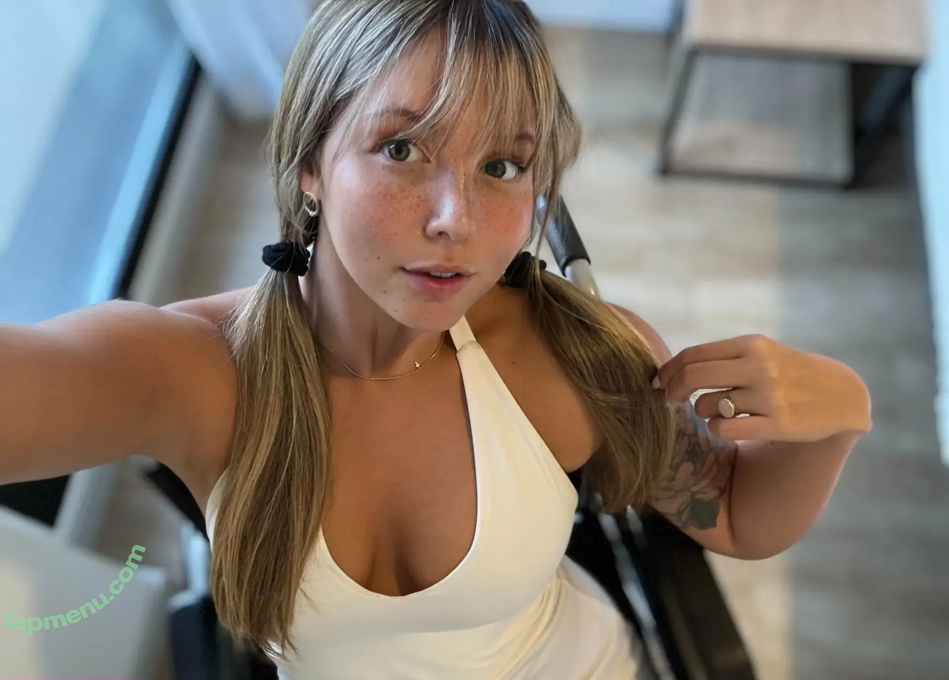 lizzieonwheels nude photo #0053 (lizinwheels)