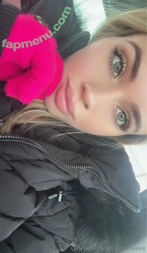 lizzieroseeee nude photo #0011 (lizzieroseeee)