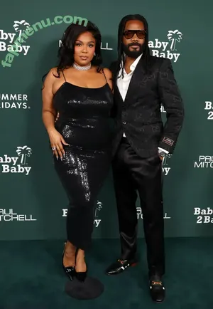 Lizzo / lizzobeeating nude photo #0127