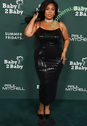 Lizzo / lizzobeeating nude photo #0133