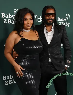 Lizzo / lizzobeeating nude photo #0135