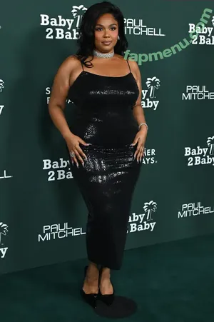 Lizzo / lizzobeeating nude photo #0140