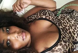 Lizzo / lizzobeeating nude photo #0156