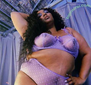 Lizzo / lizzobeeating nude photo #0177